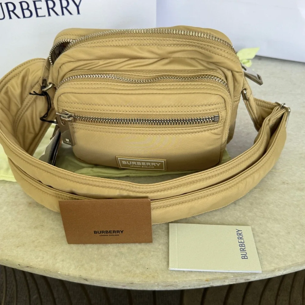 Burberry Warner Nylon Crossbody Bag Gold‎ Honey 81044931 Camera Bag New